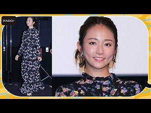 木村文乃、マキシ丈のワンピをエレガントに キラキラストラップがキラリ