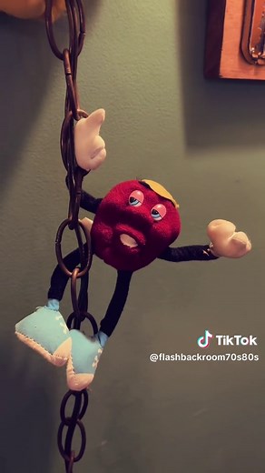 Heard it through a grapevine with the California raisins!!! Do you remember the California raisins? #80snostalgia #fyp #80s #vintagetoys #vintagevibes