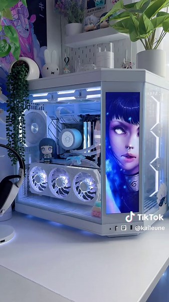 CLEAN 👏🏼 YOUR 👏🏼 PC 👏🏼 I try to give mine a light clean once every 4-6 weeks, which usually involves using an electric air duster and a proper cleaning should be done atleast twice a year (cleaning radiator, power supply, etc) Make sure to turn off your power supply when using an electric duster because spinning fans can create voltage⚡️ #gamingsetup #pcbuild #gamingpc #pcsetup #desksetup #hyte