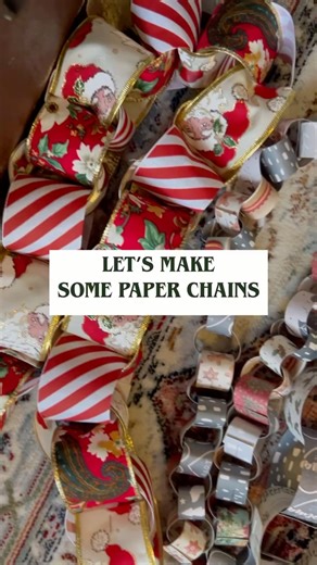 making some paper chains 🎄 #diy #diychristmasdecoration