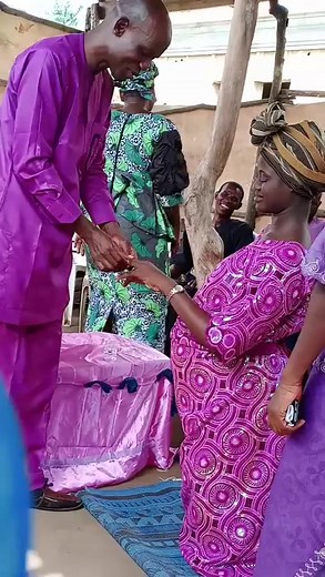 To marry no hard nah you won spend money to impress people ... Congratulations to them #world #yorubatiktok #trending #viraltiktok #viral