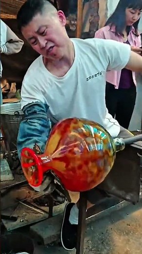 Process of making vases with colored glass