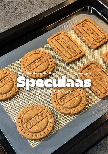 Sekali2 isi toples lebaran sama kue kering jadoel!😆💖 ✨SPECULAAS✨ 100 gr Mentega 75 gr Margarin 1/4 sdt Garam 25 gr Gula Halus 100 gr Brown Sugar 250 gr Tepung Terigu Protein Sedang 15 gr Susu Bubuk 1 sdt Baking Powder 50 gr Almond abubuk 1/2 sdt Cinnamon Powder 1/2 sdt Jahe Bubuk 1 sdt Spekuk Bubuk Almond Slices (optional agar ada tekstur crunchy) Panggang disuhu 150 derajat celcius 25 menit atau sampai golden brown #kuekering #kuekeringlebaran #speculoos #cookies #resepjadul