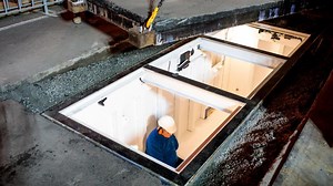 Artist buries himself under road for 3 days