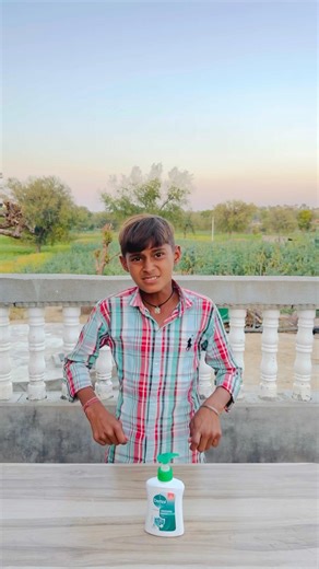 Smiti Ko Liquid Soap Use Korna Sikhna Ha 😳😂 #shorts