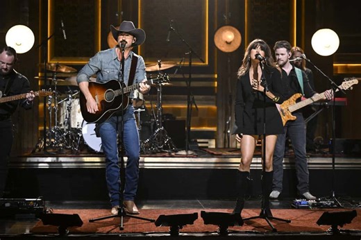 Riley Green and Ella Langley Perform Romantic Duet ‘Don’t Mind If I Do’ on The Voice Finale