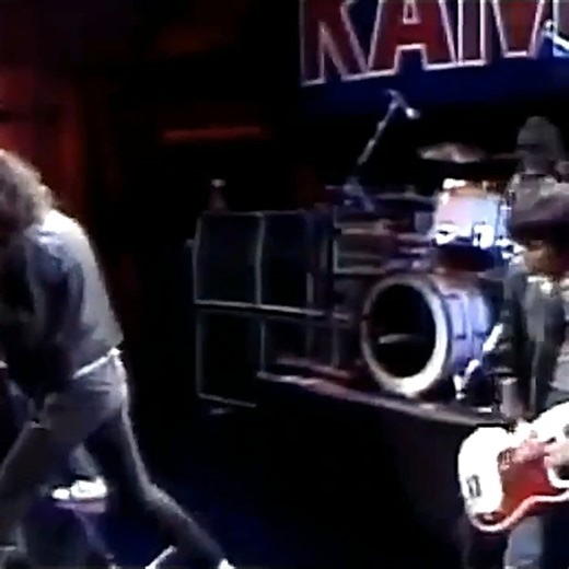 RAMONES - I Wanna Be Sedated | Ramones Forever