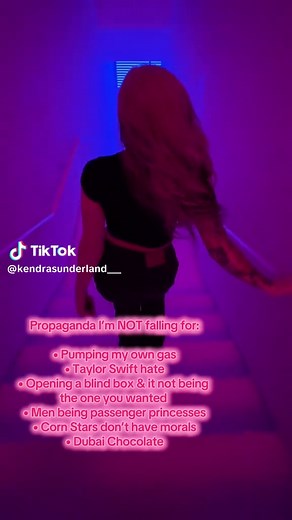 Kendra Sunderland on TikTok