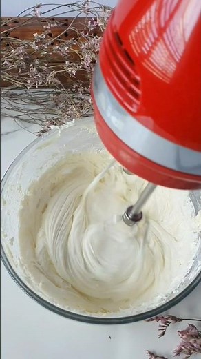 Body Butter is easy to make. Whipped Shea Butter 🥯 #bodybutter