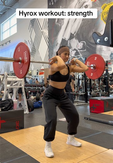 Hyrox workout: strength focus Total body modified from original plan because of 4 days straight training. Still a killer workout to hit all the movements and work on that zone 2 training!