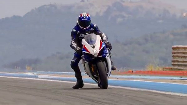 The LEGEND returns | GSX-R1000R