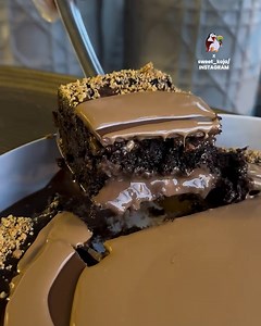 60K views · 289 reactions | Rich, gooey, and covered in silky melted chocolate—this cake is pure indulgence. One slice is never enough! ️: Instagram/ sweet_koja | Taste Lab | Facebook