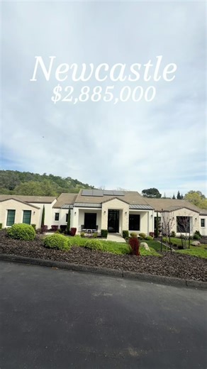 Wait till you see the backyard 🤩 DM me to see more homes like this one📲😃 Click the link in bio to start your home buying or selling journey ✨ Listing courtesy of Ben Bondaruk at RE/MAX Gold Mason Roos Realtor 916-605-6639 mason.roos@exprealty.com masonroos.exprealty.com DRE# 02205606 #modern #luxury #homes #realtor #newconstruction Homes for sale in El Dorado Hills, Folsom, Cameron Park, Granite Bay, Roseville, sacramento area Affordable homes around Sacramento, affordable homes in California