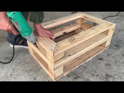Upcycled Wood Pallets - Pallet Wooden Flower Pot and Plant Stand to Decorate Your Balcony