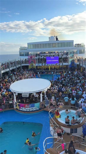 Closing ceremonies part 3 for Bananaland at sea 2. Sad to end this journey—- looking forward to the next one! #bananalandstsea #bananaball