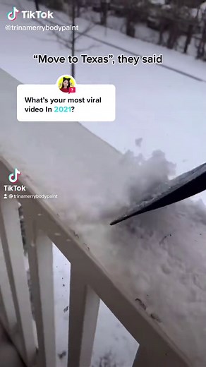 Answer @im_siowei Since we are posting the videos that went viral this year…