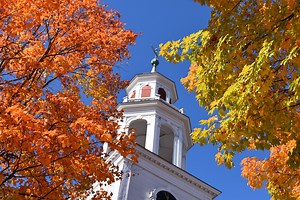 7.3K views · 34 shares | Still hoping to catch the dazzling display of fall this season in NH? Try a trip to NH's Seacoast where the seasonal scenery is shining bright! | VisitNH - New Hampshire | Facebook