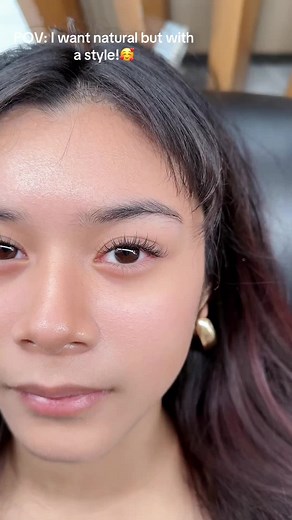 Natural Lash Extensions for a Stylish Look