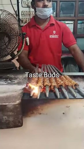 Karim's Restaurant | Jama Masjid| Purani Delhi | Mughlai Dishes | Best Street Foods | Tasty Chickens