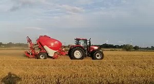63K views · 428 reactions | Strohpressen mit einem #Case IH Puma 180 CVX und #Lely Tornado 445 Presse, danke an Karsten Könitz für das #HandyVideo per Nachricht. | profi | Facebook