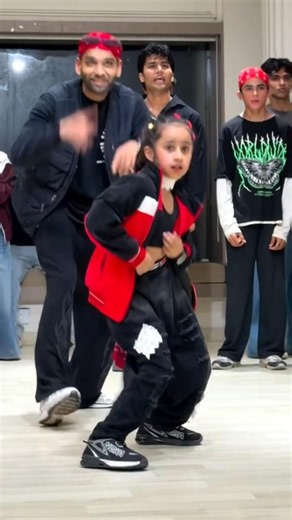 Cheques song#shots#danceform#reel#instagram#d#bolleywoodsongancestyle#hindisong#dance