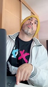 Pero Paulina ese hombre es mío 🤣😂😅 #mama #gestos #caras #muecas #expresiones #humordvida #shakira #paulinarubio #canciones #mio #latinos #mexico #españa #colombia Shakira Paulina Rubio | Orlando José Mdrano