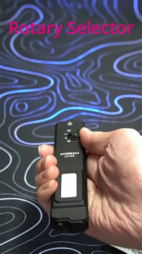 ✨ACEBEAM UC25 UV Laser 側燈比齊你！✨ 黑色／綠色 雙色選擇 🔥 🔦 四光源全能應用 ▫️ 3100lm主燈｜174米射程 ▫️ 精準Class 3R綠激光｜一按鎖定目標位置 ▫️ 1000mW紫外燈｜驗鈔／檢測潔淨一流 ▫️ 高顯色輔助燈｜拍攝補光無色差 ⚡ 直覺操作系統 ・ 獨立開關｜磁旋＋兩段式尾制，轉Mode自如 ・ USB-C 直充｜方便補電 ・ 強力磁吸尾｜輕鬆吸附金屬 🛡️ 專業堅固設計 ・ 航空級鋁合金 ・ IP65 防塵防水 ・ 1.5米防摔抗衝 📏 輕薄便攜 142mm 扁平設計｜僅重137g —————— ✅ 立即預訂，解鎖你的全能照明裝備！ 🚛 送貨方法：https://bit.ly/3IpPnlm 💲 付款詳情：https://bit.ly/3Z40doi 📲 有疑問？立即Inbox / WhatsApp：http://wa.me/85298569349?text=想了解UC25 #ACEBEAM #戰術手電 #EDC裝備 #扁筒 #hkequipment #戶外裝備 #香港手電 | hkequipment 電筒及戶外用品 