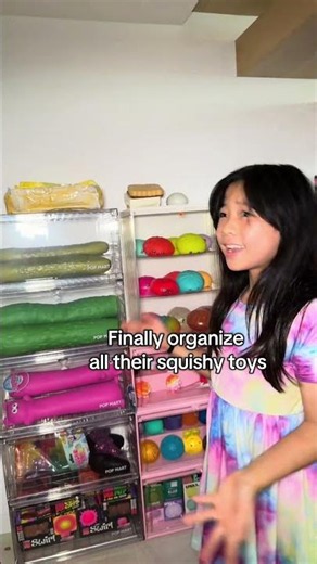 Organizing 1000+ Squishies!! 😲