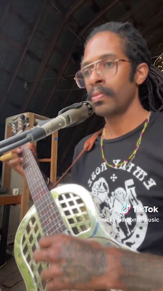 “Pale Moon Dancer” original anishinaabe blues music. Blending my cultures to make something to thump to. Deadly when performed with a drum. #fyp #deltablues #anishinaabe #bluesmusic #slideguitar