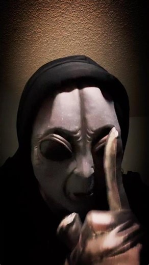 Alien Crash Out #alien #crashout #darkhumor