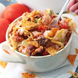 RECIPE HERE --> https://www.julieseatsandtreats.com/taco-salad/ I look forward to this amazing DORITO TACO SALAD every summer! 😋 | Julie's Eats & Treats - Easy, Family Friendly Recipes