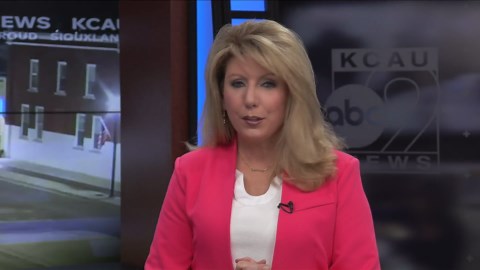 Voters Casting Ballots In Dickinson County, IA
