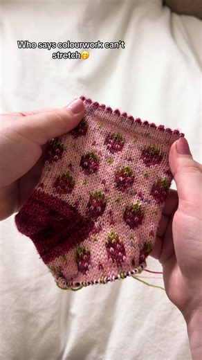 Maximize Stretch in Knitting with Loose Floats