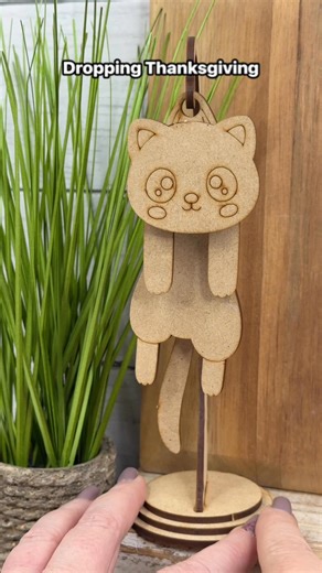 New swingy kits are coming on Thanksgiving! I can’t wait to craft these. #CraftKits #catlovergift #swingythings | Amber Strong DIY