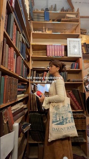 my favourite bookstore in edinburgh 📍armchair books 🏴󠁧󠁢󠁳󠁣󠁴󠁿