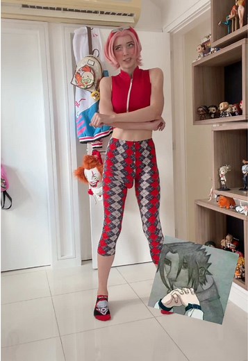 Sakura Haruno Cosplay - Sasuke's Reaction