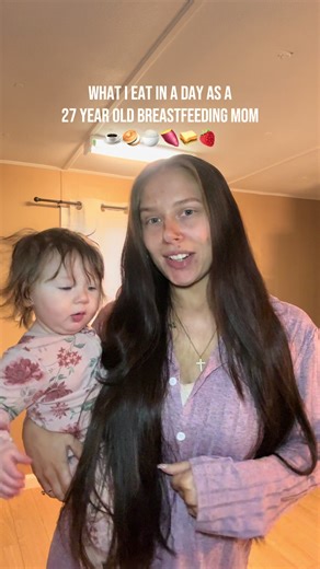 This was what I ate on Friday🫶🏼 let me know if you like these kinds of videos! And yes I still feel like I’m starving in between meals/snacks lol #breastfeeding #milksupplytips #postpartum #whatieatinaday