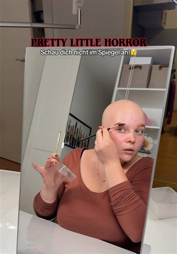 Schau dich nicht im Spiegel an! – Pretty Little Horror Halloween Kurzvideo