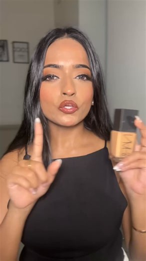 Charul Parashar on Instagram: "#notsponsored Reviewing the most popular foundation out there- NARS Light Reflecting Foundation. One of the best in the global market and famous for a reason I’m in the shade Syracuse Watch this video till the end to see if it’s your perfect foundation or not Don’t forget to share this with your besties! 👯‍♀️ . . , #foundationreview #foundation #bestfoundation #fullcoveragemakeup #foundationforoilyskin #dryskin #makeup #makeuptherapy #makeupproducts #makeupforbegi