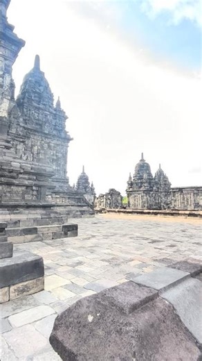 Templo de Prambanan en la ISLA de JAVA, INDONESIA