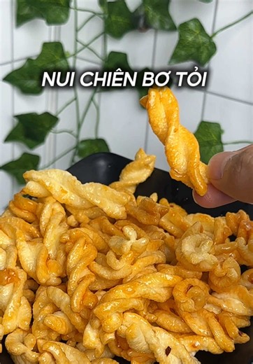 Thử thách 30 ngày làm lại 30 món từng viral: Hôm nay làm nui chiên bơ tỏi nhaaa #hungruachammuk #hungruahungry