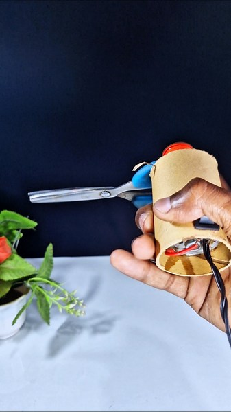 How to make electronic scissor