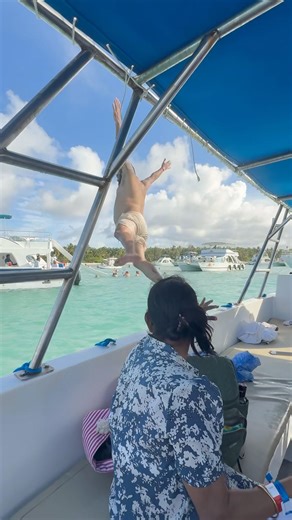 WILD SPRING BREAK BOAT PARTY…PUNTA CANA IT IS 😃….N WILD JUMP FROM BOAT 😜