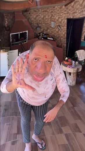 Dancinha engraçadinha #humor #dublagemdeboche #comedy #piadascurtas #funny #piadasrapidas