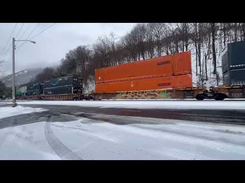 CSX #3131: NBD I003 Intermodal train after snowfall @ CP52 Cornwall, NY 12/27/25