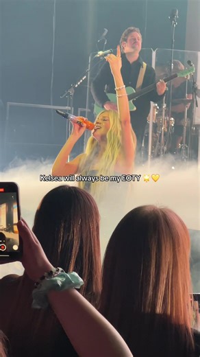 @Kelsea Ballerini 🫂❤️‍🩹 #kelseaballerini #countrymusic #london #gigs