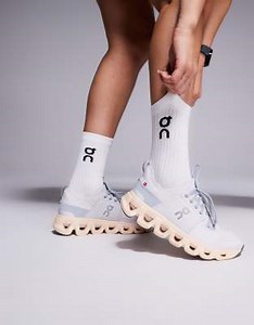 ON Cloudswift 4 running trainers in frost and blonde  | ASOS