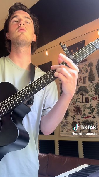 Cubrimiento de 'Fingers and Clothes' por Jake Minch