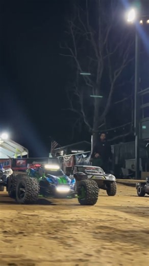 68K views · 1.3K reactions | Late night track sessions with the crew. 欄 What Traxxas RC are YOU bringing?? ~ https://traxxas.com/products/showroom #TraxxasFanPhoto : coconutrc / rc__addict | Traxxas | Facebook