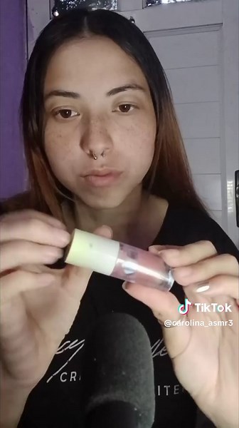 #asmr haciendo sonidos con la boca #mouthsounds #asmrvideo #mouthsounds #fyp perdonen si lo subo de nuevo es por que el otro no me gustó tanto y decidí subirlo de nuevo pero agrandando el video🥰🫶 y al otro lo dejo publico nomas😊❤️